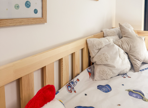 BELLA 90x190 furu enkelsäng för barn Lano Möbler