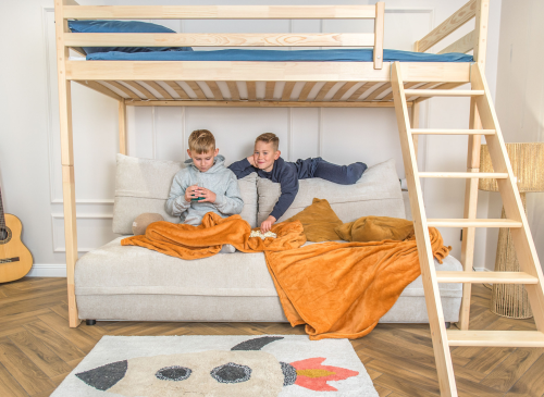 SAVIO 90x200/140x200 furu loftsäng med utdragbar sofa tyg beige perfect harmony 02 Lano Möbler