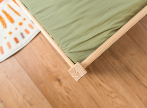 FINI 140x200 furu enkelsäng för barn Lano Möbler