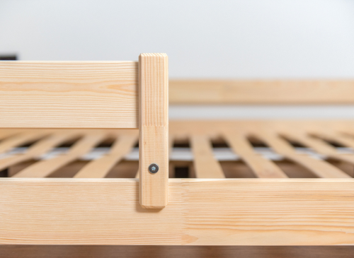 FINI 140x200 furu enkelsäng för barn Lano Möbler