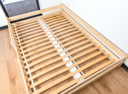 FINI 140x200 furu enkelsäng för barn Lano Möbler