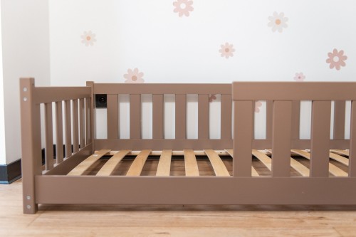 BELLA 80x180 mjölkchoklad enkelsäng för barn Lano Möbler